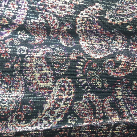 NWT "Democracy" Ruffle Neck Flounce Sleeve Top Size Small - Picture 10 of 10